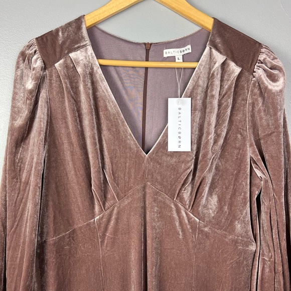 Baltic Born NWT Adelita Velvet Maxi Dress | Size Large - Picture 9 of 10